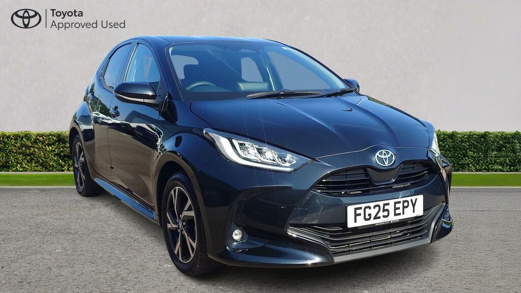 Toyota Yaris 1.5 Vvt-h Design E-cvt Euro 6 Ss FG25EPY Black