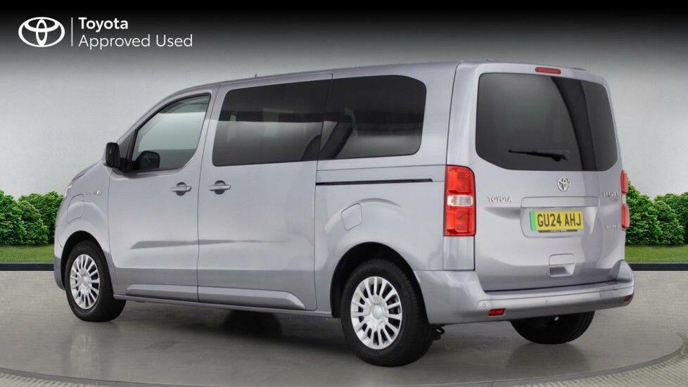 Toyota Proace Verso 50Kwh Shuttle Medium Mpv Mwb 9 Silver #4