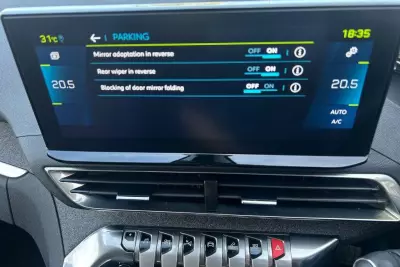 Peugeot 3008 1.2 Puretech Allure Premium Eat8 Black #28