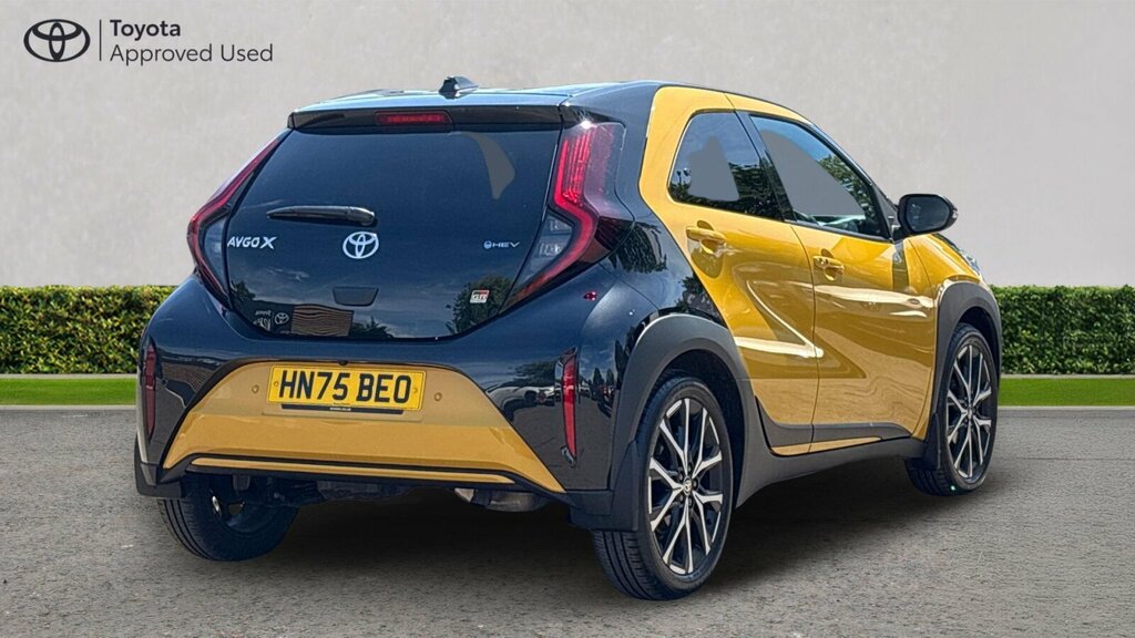 Toyota Aygo X 1.5H Gr Sport Cvt Euro 6 Ss Yellow #3