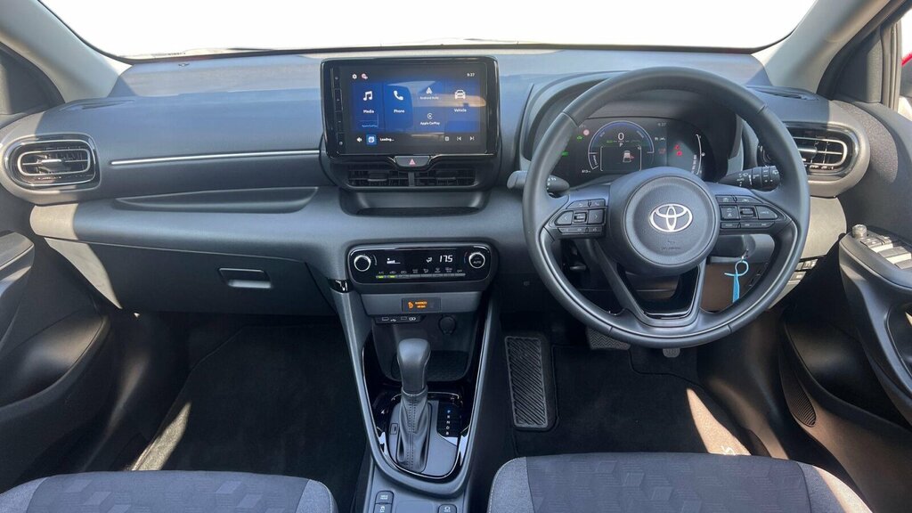 Toyota Yaris 1.5 Vvt-h Design E-cvt Euro 6 Ss HY26XBB Red #6