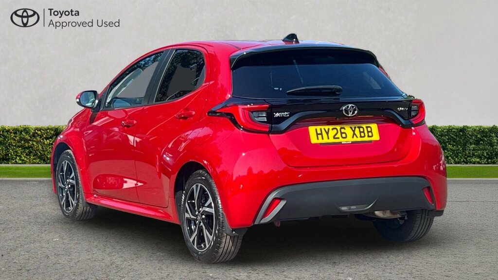 Toyota Yaris 1.5 Vvt-h Design E-cvt Euro 6 Ss HY26XBB Red #4