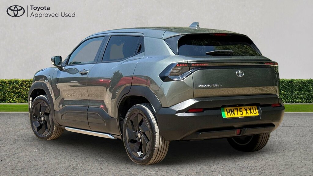 Toyota Urban Cruiser 61Kwh Design Suv 174 Ps Green #4