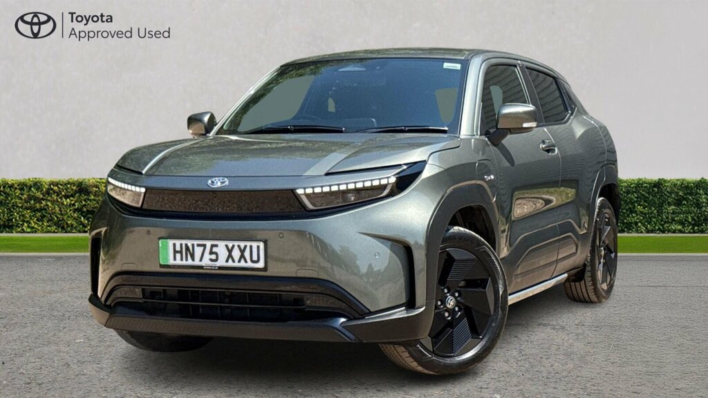 Toyota Urban Cruiser 61Kwh Design Suv 174 Ps Green #3