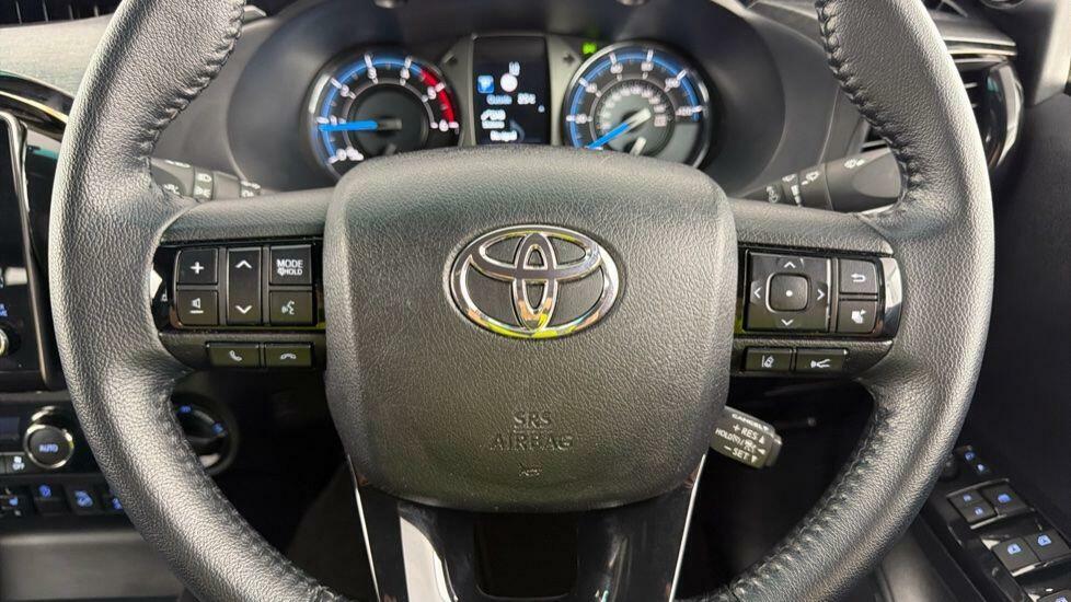 Toyota HILUX 2.8 D-4d Invincible X 4Wd Euro 6 Ss Black #10