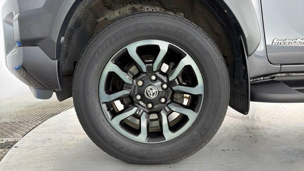 Toyota HILUX 2.8 D-4d Invincible X 4Wd Euro 6 Ss Black #23