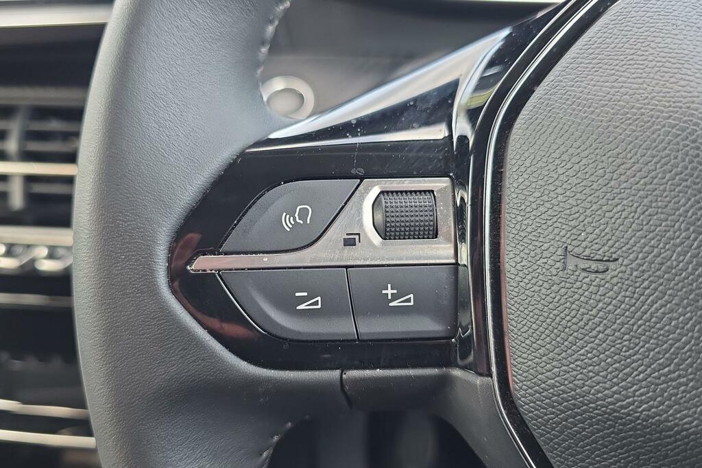 Peugeot 2008 1.2 Puretech Allure Premium Suv Manua Grey #16