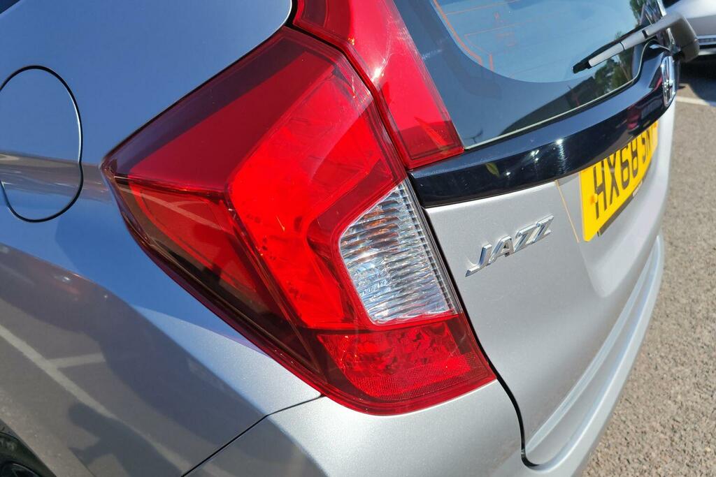 Honda Jazz 1.5 I-vtec Sport Hatchback Euro White #25