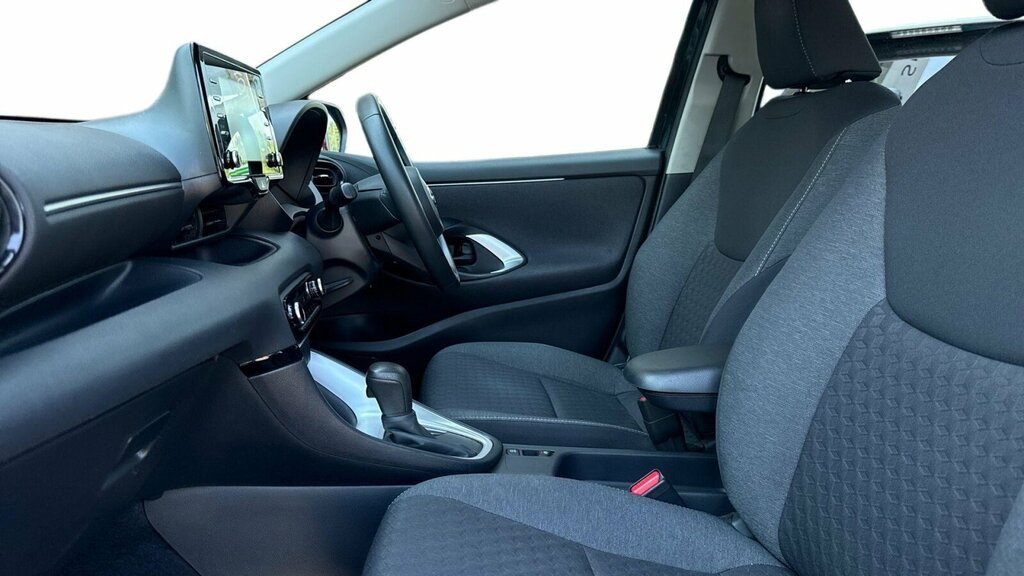 Toyota Yaris 1.5 Vvt-h Icon Hatchback Hybrid E-cvt E FY23UOB Black #5