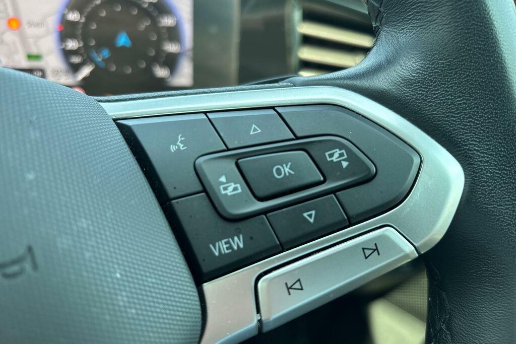 Volkswagen Passat 1.5 Tsi Ehybrid 19.7Kwh R-line Estate P Silver #36