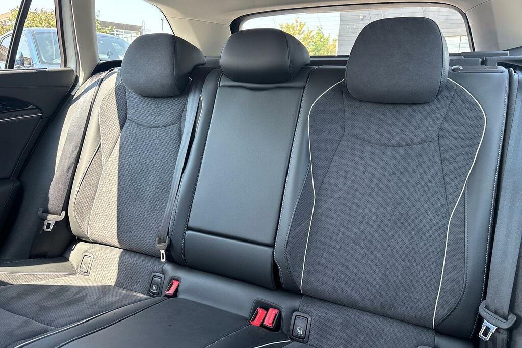 Volkswagen Passat 1.5 Tsi Ehybrid 19.7Kwh R-line Estate P Silver #19