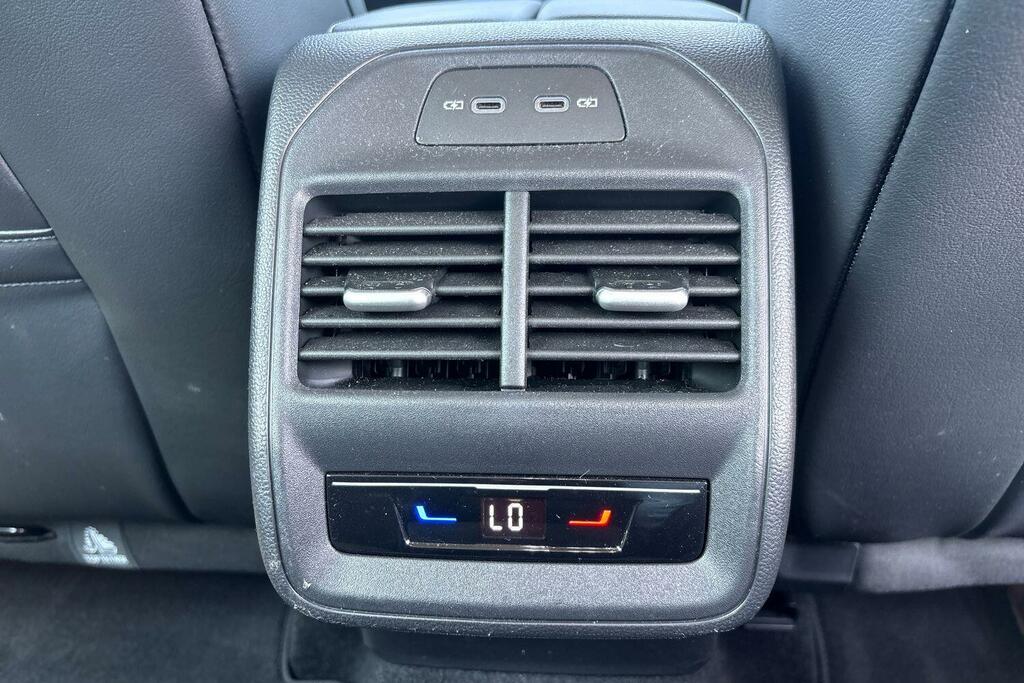 Volkswagen Passat 1.5 Tsi Ehybrid 19.7Kwh R-line Estate P Silver #25