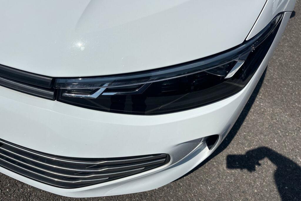 Volkswagen Passat 1.5 Tsi Ehybrid 19.7Kwh R-line Estate P Silver #13