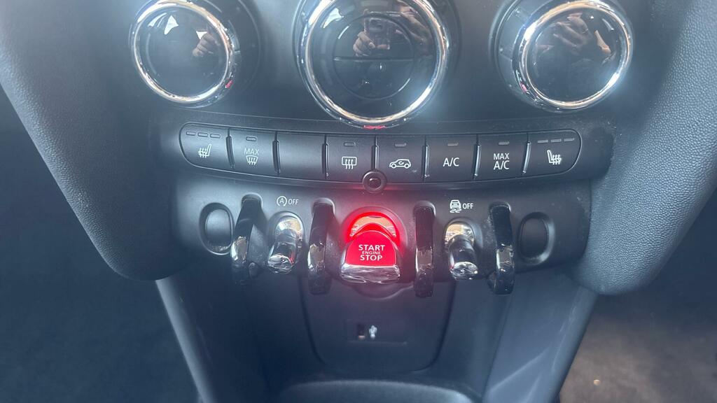 Mini Hatch 1.5 Cooper Classic II Silver #24