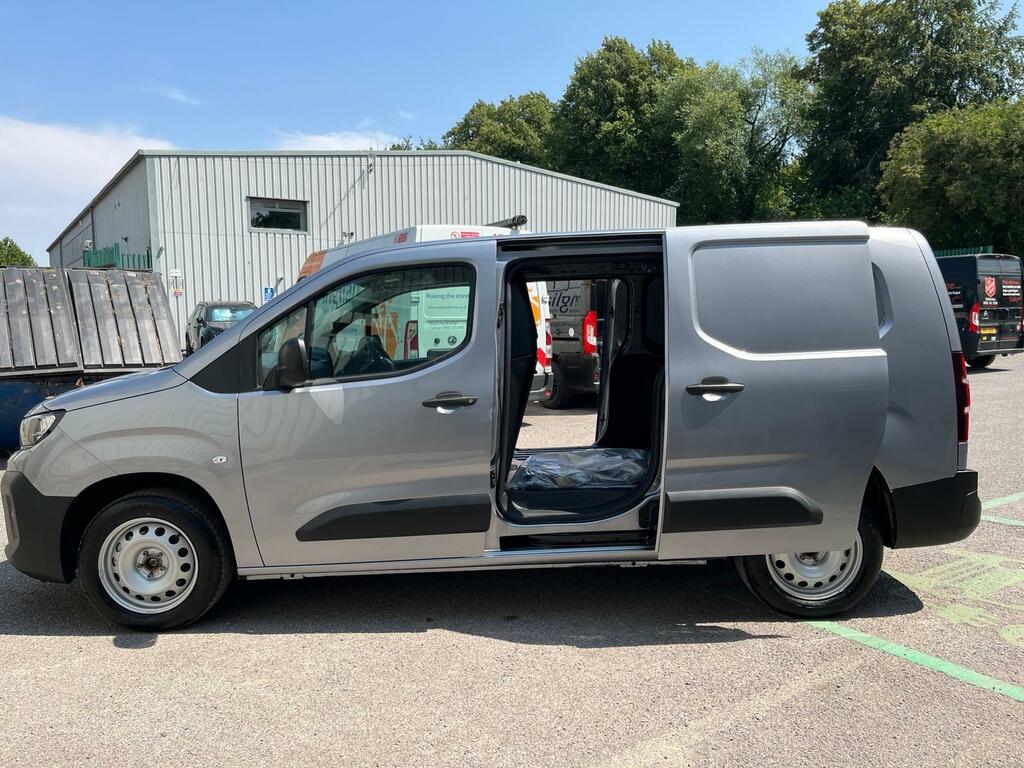 Vauxhall Combo 1.5 Turbo D 100Ps Pro H1 Van Black #10