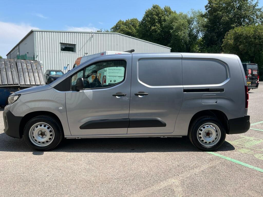 Vauxhall Combo 1.5 Turbo D 100Ps Pro H1 Van Black #9