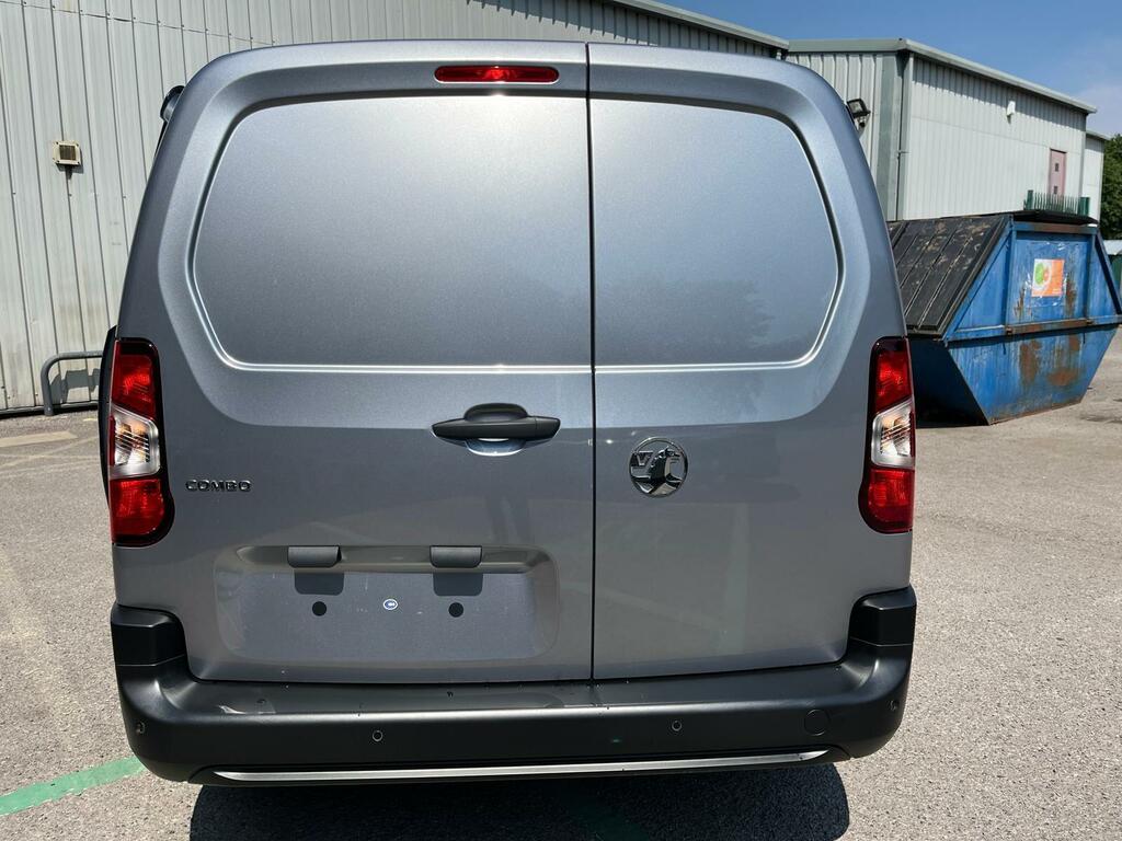 Vauxhall Combo 1.5 Turbo D 100Ps Pro H1 Van Black #12