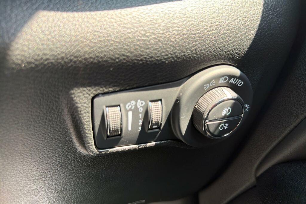 Jeep Compass Suv White #34