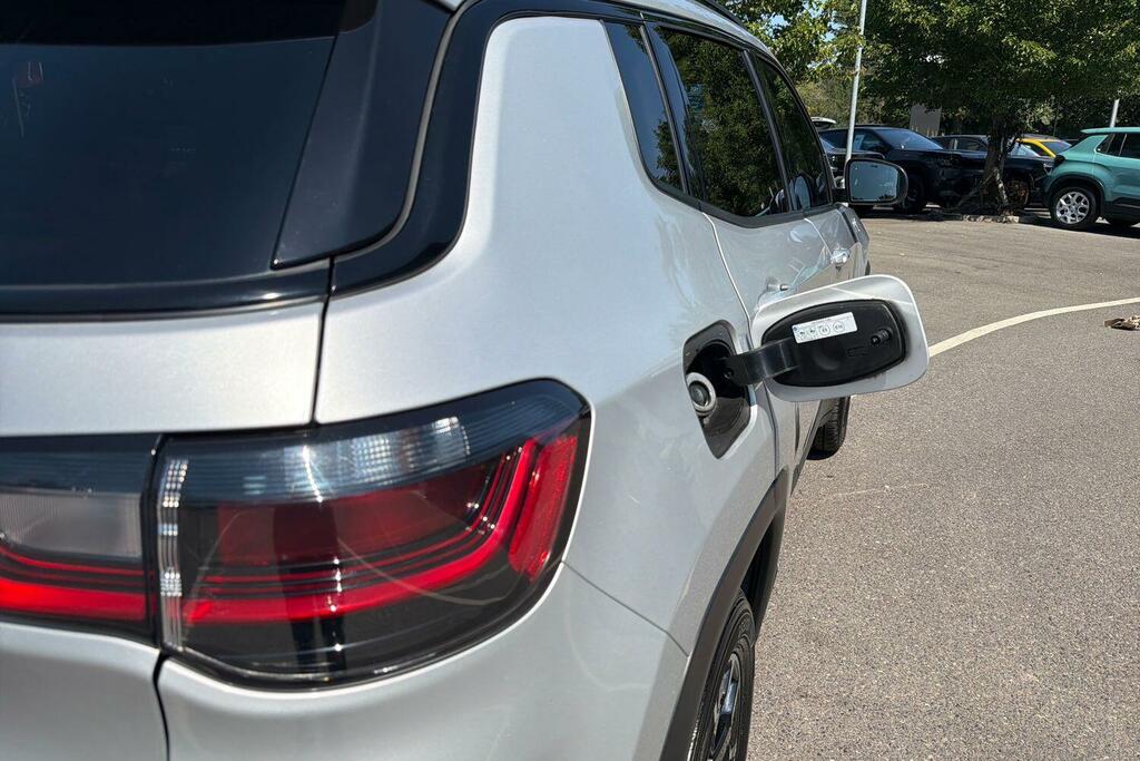 Jeep Compass Suv White #25