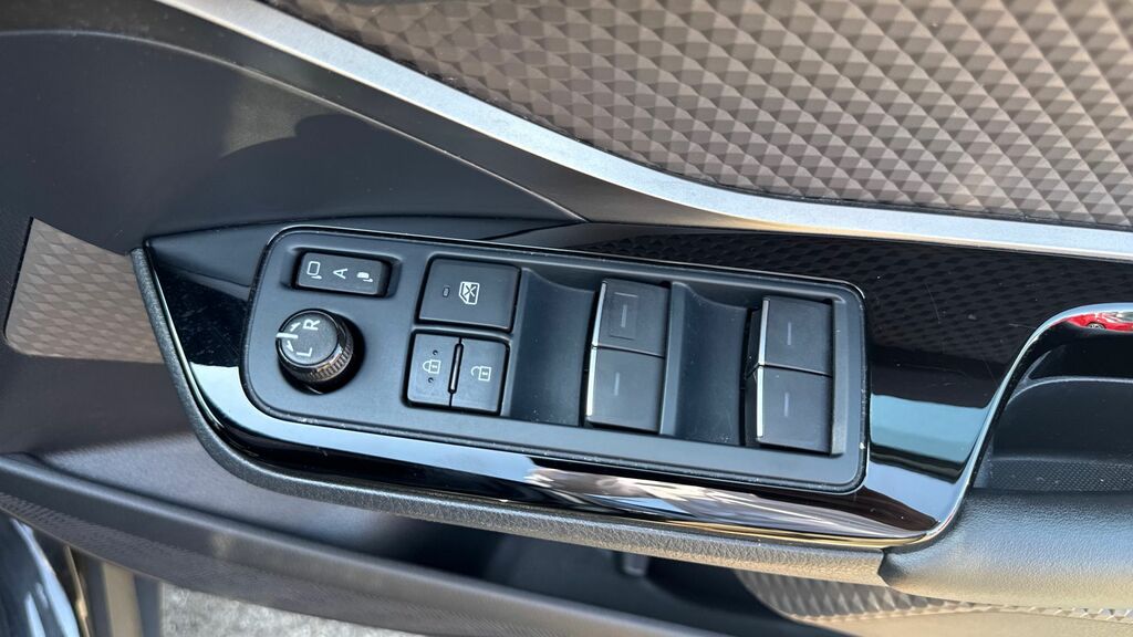 Toyota C-Hr Dynamic Silver #40