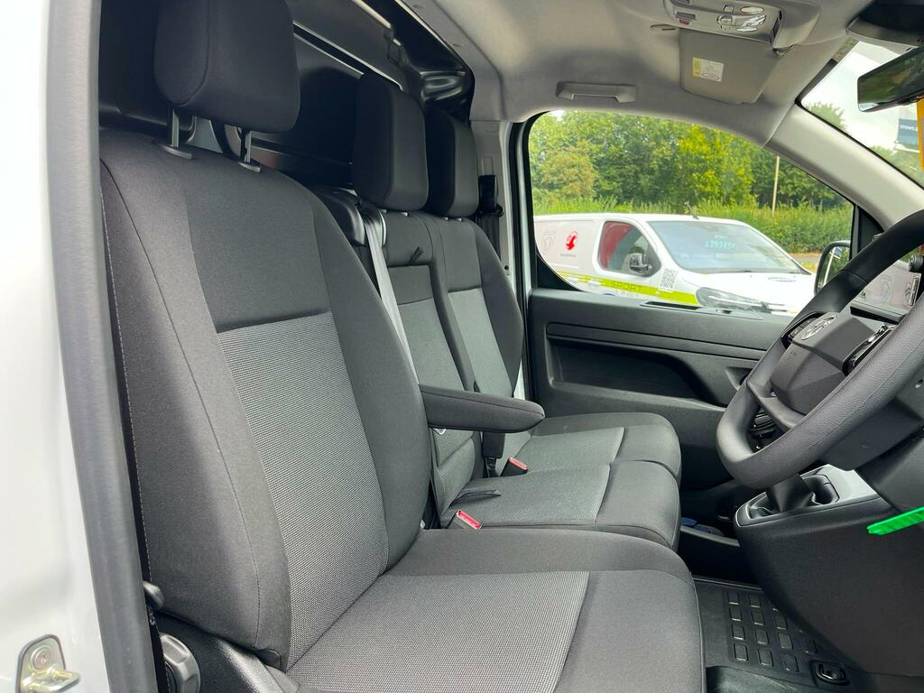 Vauxhall Vivaro Pro White #9