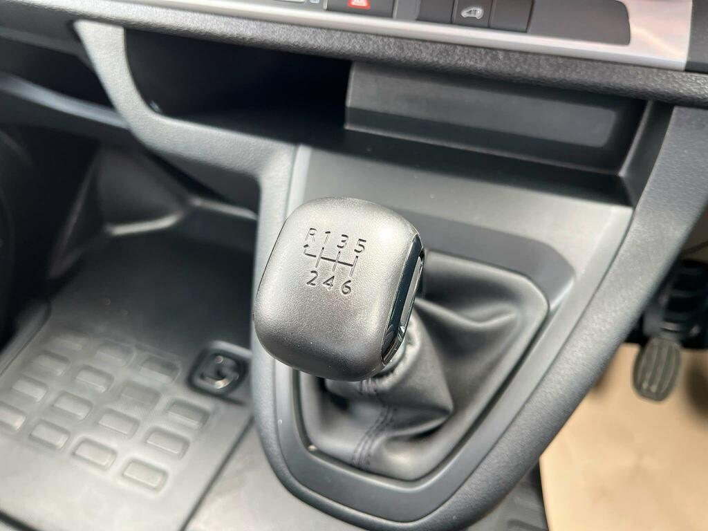 Vauxhall Vivaro Pro White #14