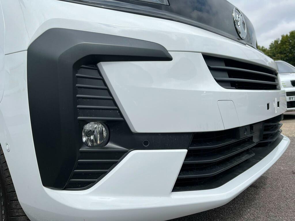 Vauxhall Vivaro Pro White #24