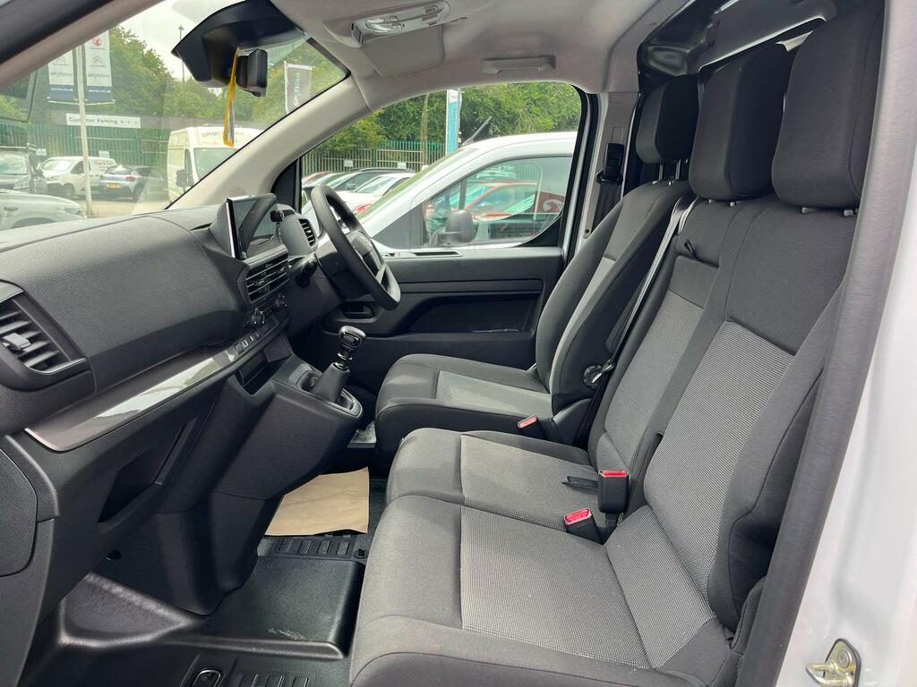 Vauxhall Vivaro Pro White #16