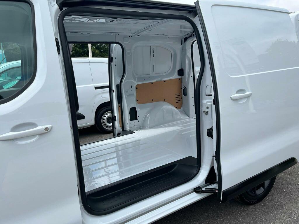 Vauxhall Vivaro Pro White #21