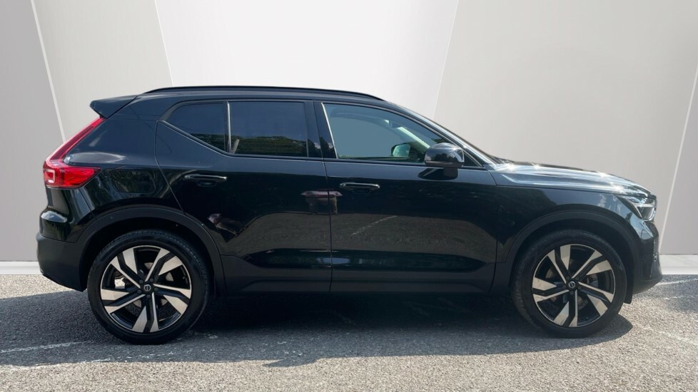 Volvo XC40 Ultimate, B4 Mild Hybrid, Dark HK23RMZ Black #3