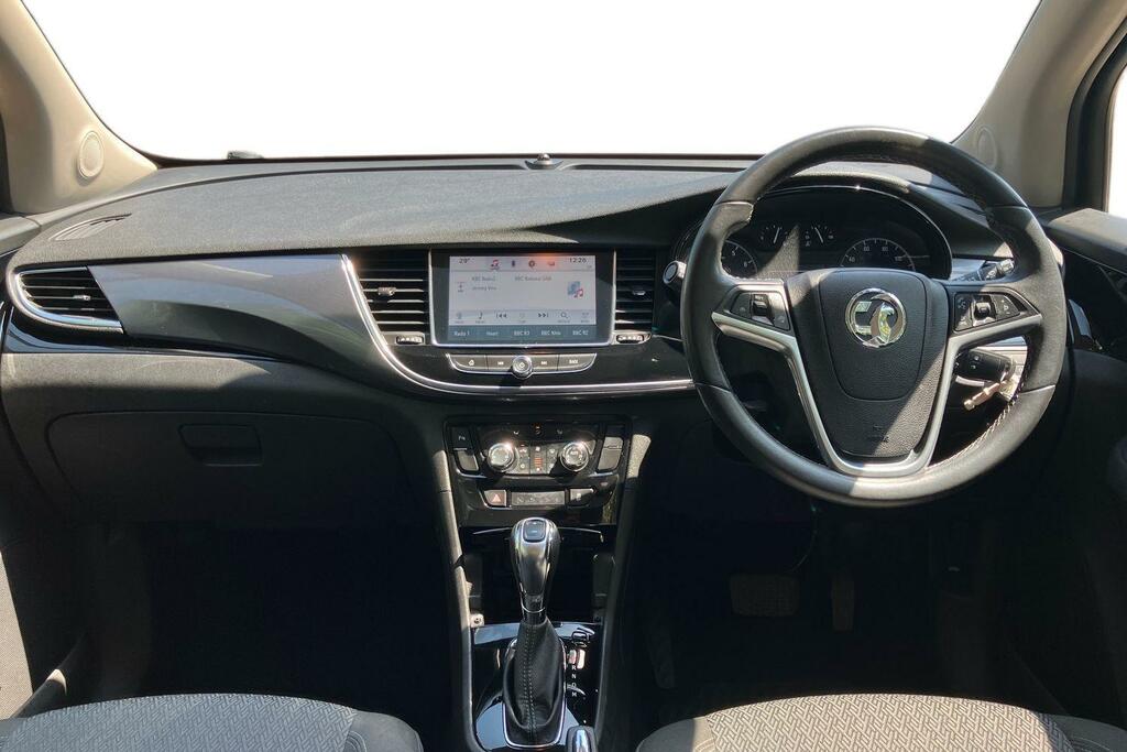 Vauxhall Mokka Hatchback White #9