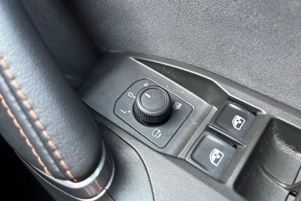 Cupra Leon 1.5 Etsi 150 V3 Dsg Blue #77