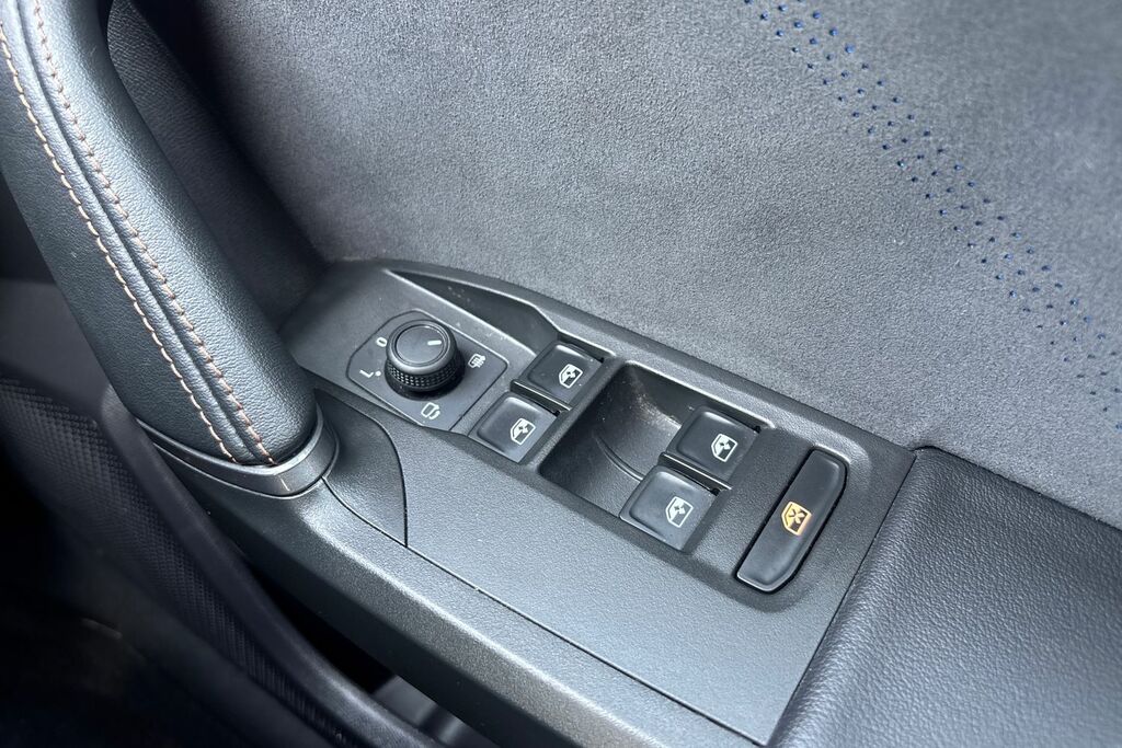 Cupra Leon 1.5 Etsi 150 V3 Dsg Blue #36