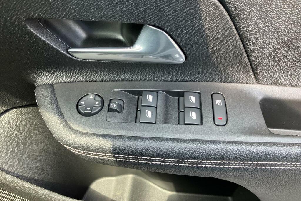 Vauxhall Mokka-e 50Kwh Ultimate White #18