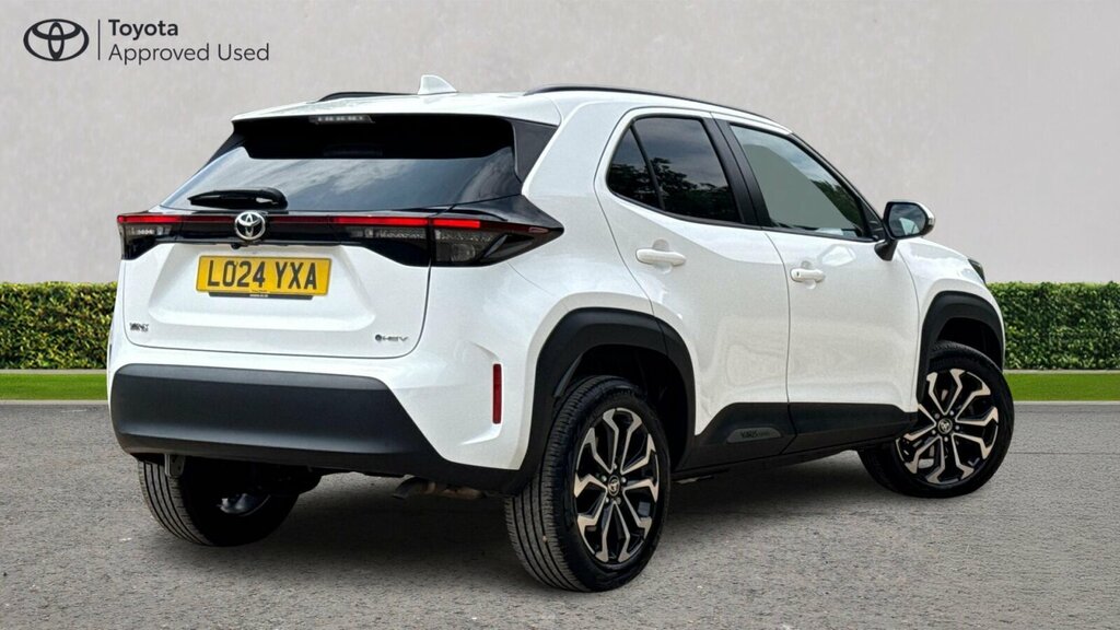 Toyota Yaris Cross 1.5 Vvt-h Design Suv Hybrid E-cvt Euro LO24YXA White #2