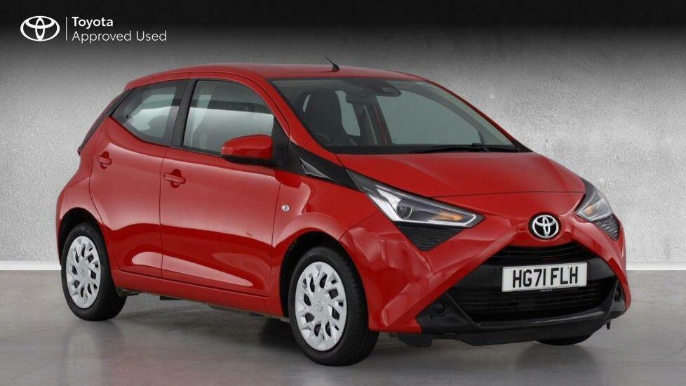 Toyota Aygo 1.0 Vvt-i X-play Euro 6 Ss Red