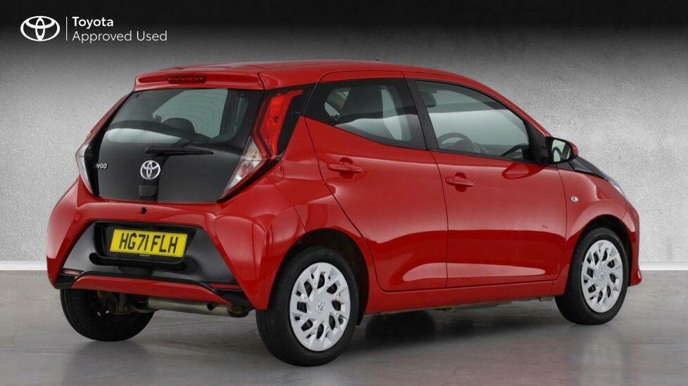 Toyota Aygo 1.0 Vvt-i X-play Euro 6 Ss Red #4