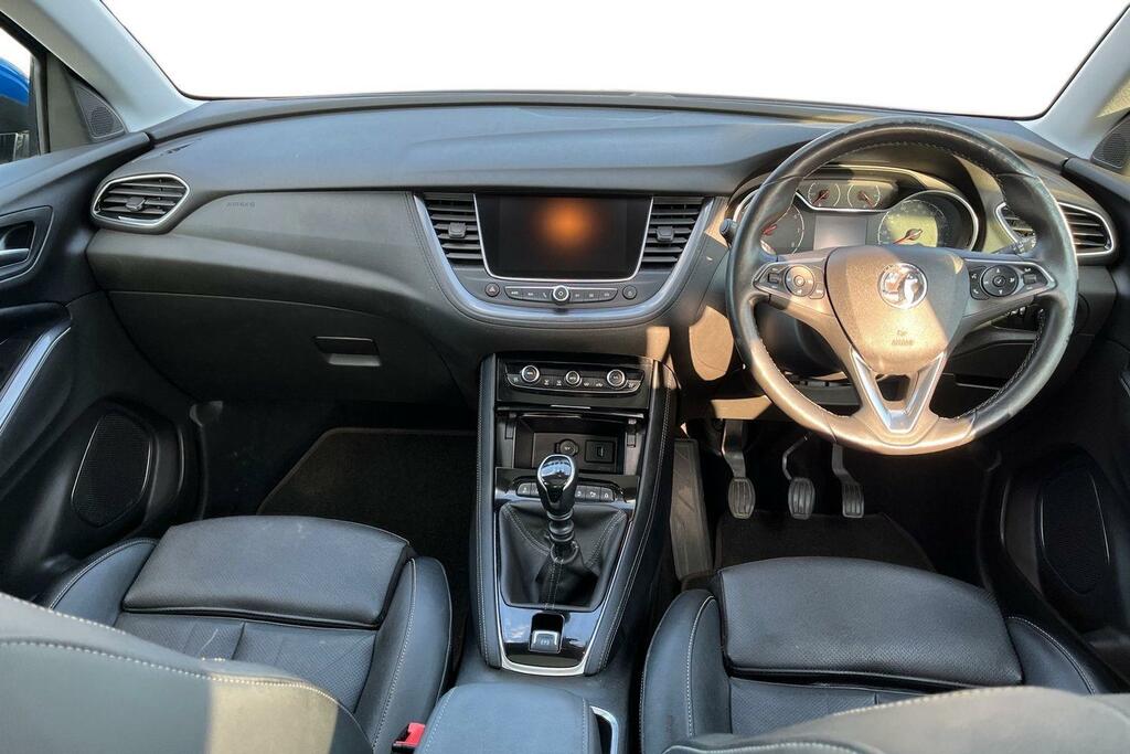 Vauxhall Grandland White #9