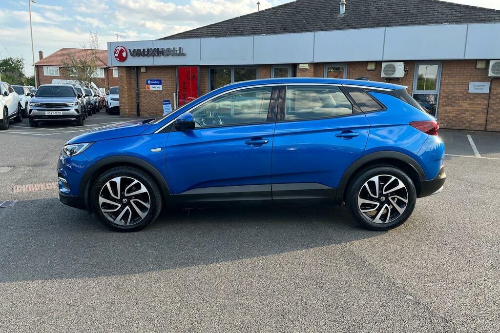 Vauxhall Grandland White #25