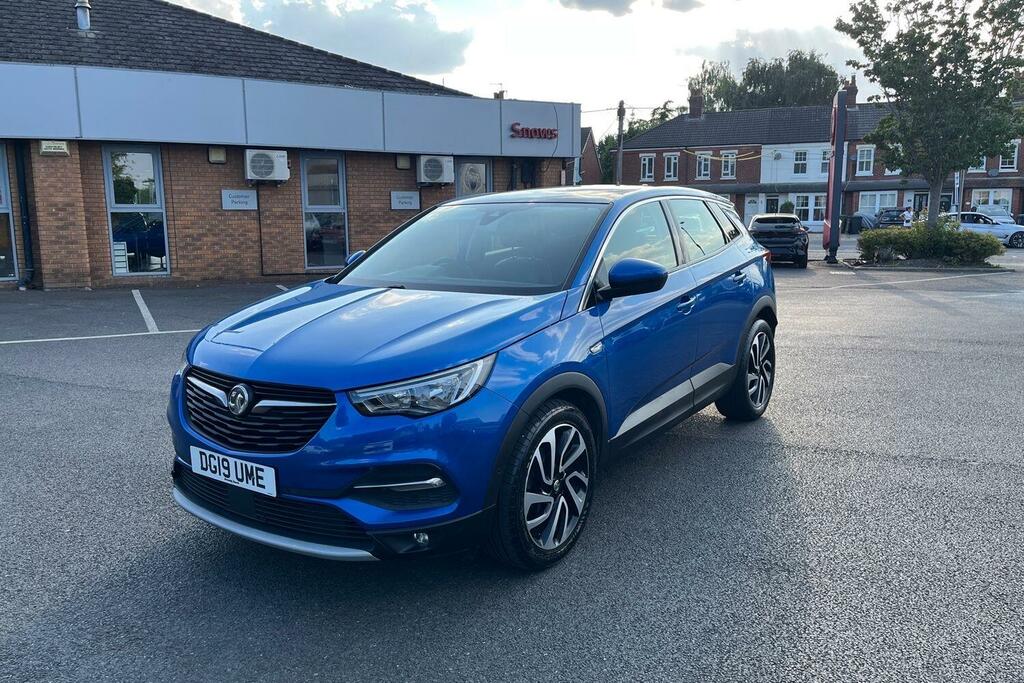Vauxhall Grandland White #24