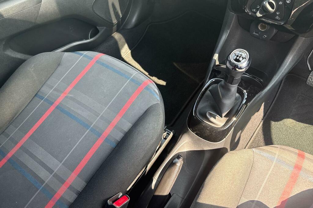 Peugeot 108 Active #17
