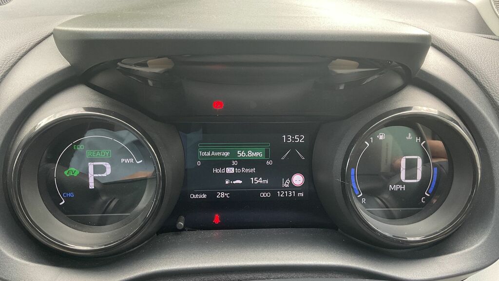 Toyota Yaris Active White #20