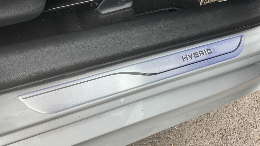 Toyota Yaris Active White #74