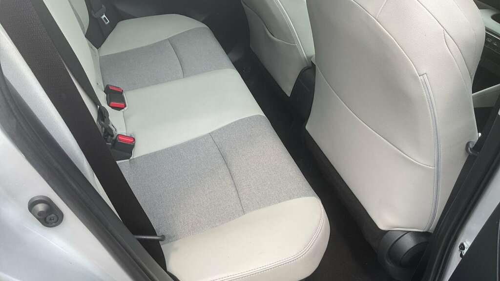 Toyota Yaris Active White #17