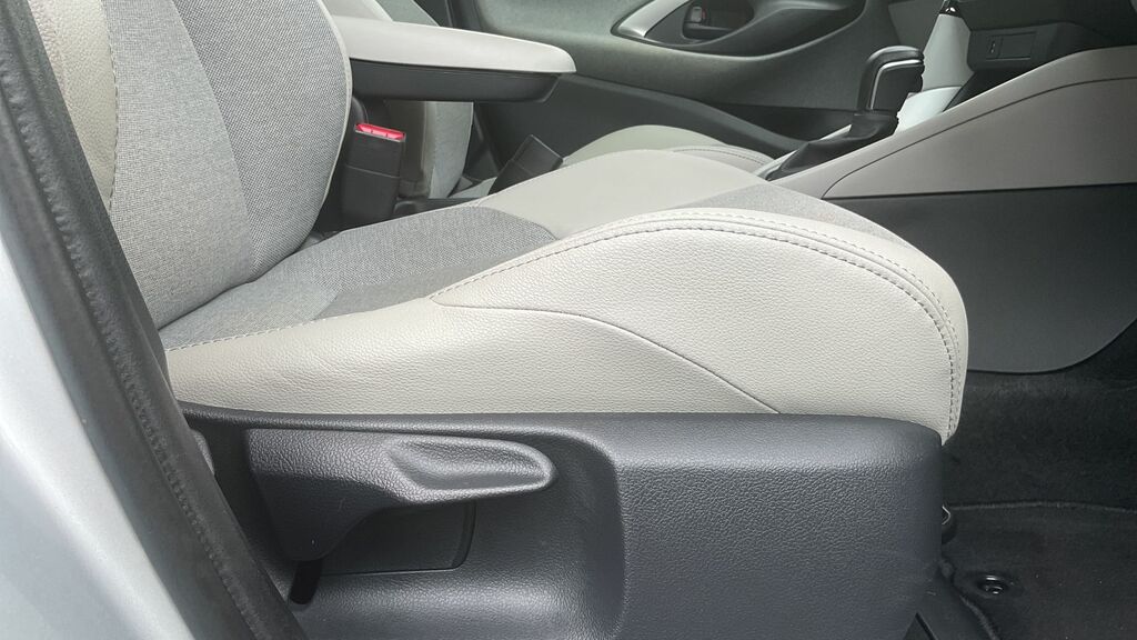 Toyota Yaris Active White #69