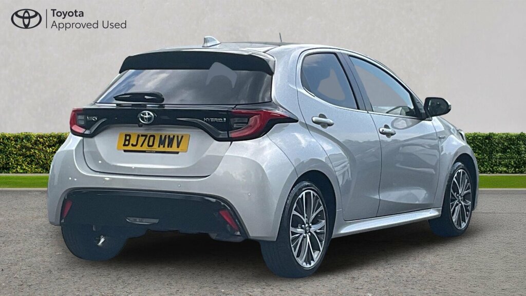 Toyota Yaris 1.5 Vvt-h Excel E-cvt Euro 6 Ss Silver #3