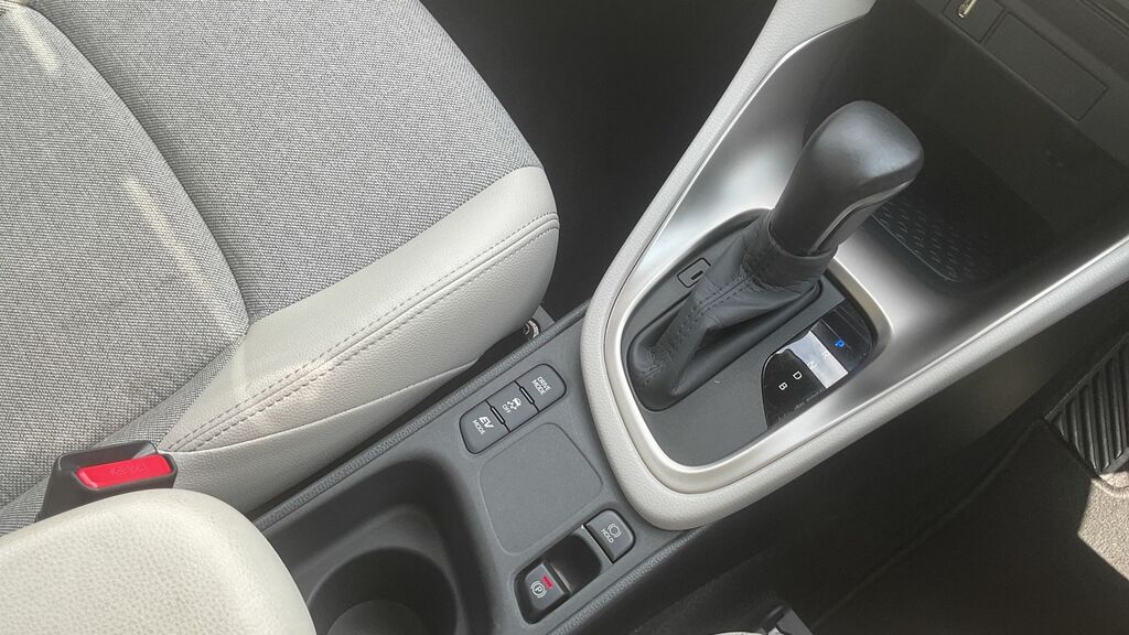 Toyota Yaris Active White #57