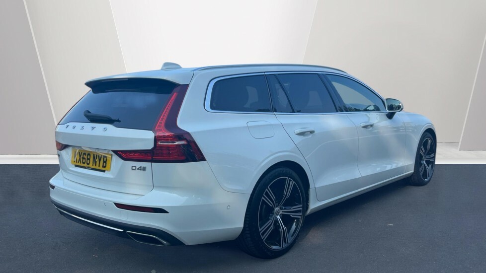 Volvo V60 D4 Inscription Pro White #2