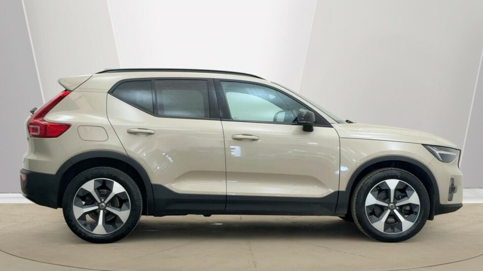 Volvo XC40 Plus, B4 Mild Hybrid, Dark #2