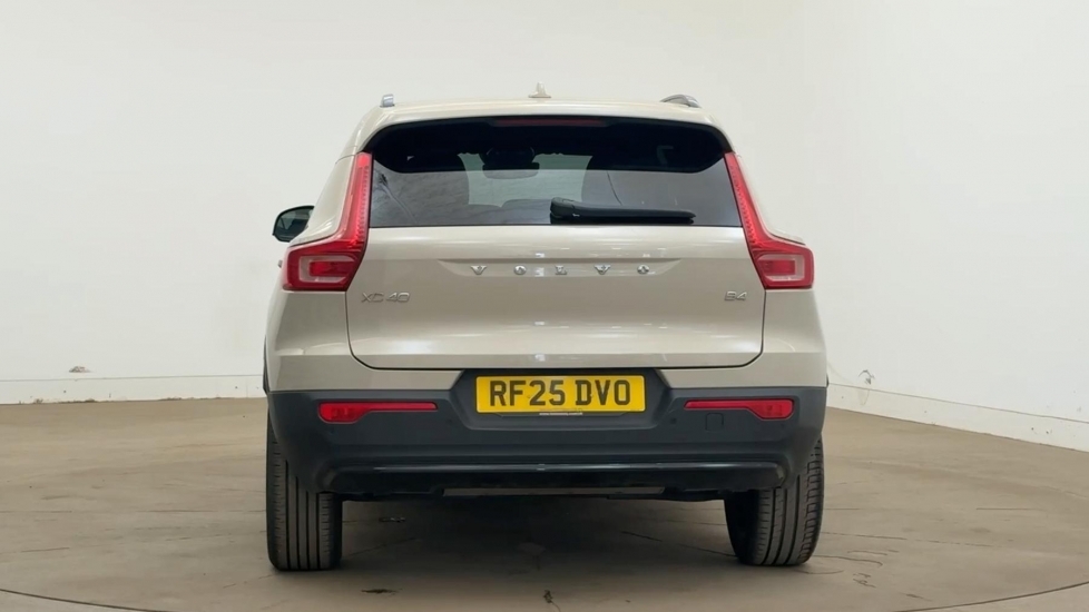 Volvo XC40 Plus, B4 Mild Hybrid, Dark #4